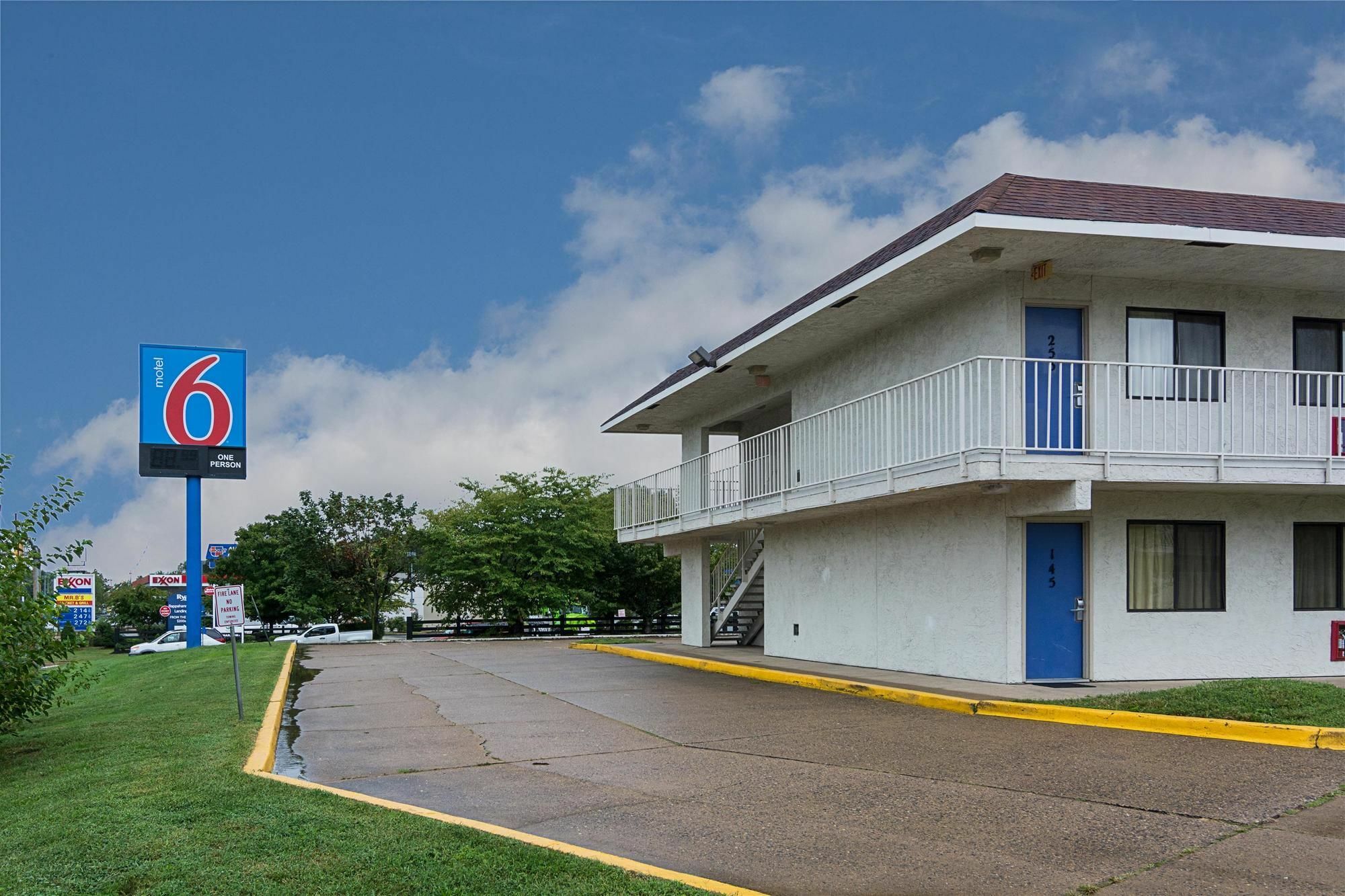 Motel 6 Fredericksburg, Va - North Exterior photo